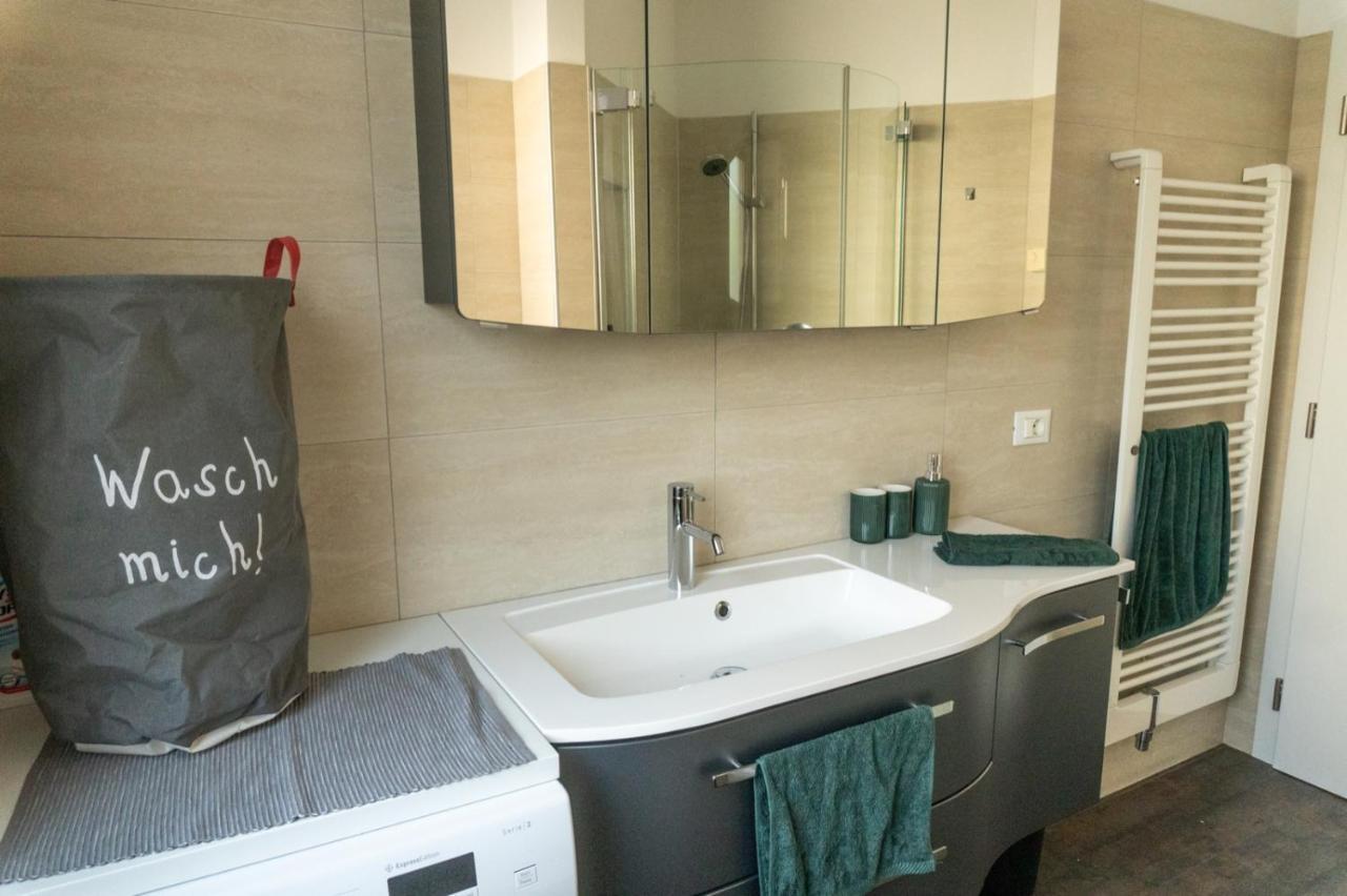 Ferienwohnung Mit Garage, Fahrradraum Und Sehr Grosser Sonnenverwoehnten Terrasse Lagundo Εξωτερικό φωτογραφία