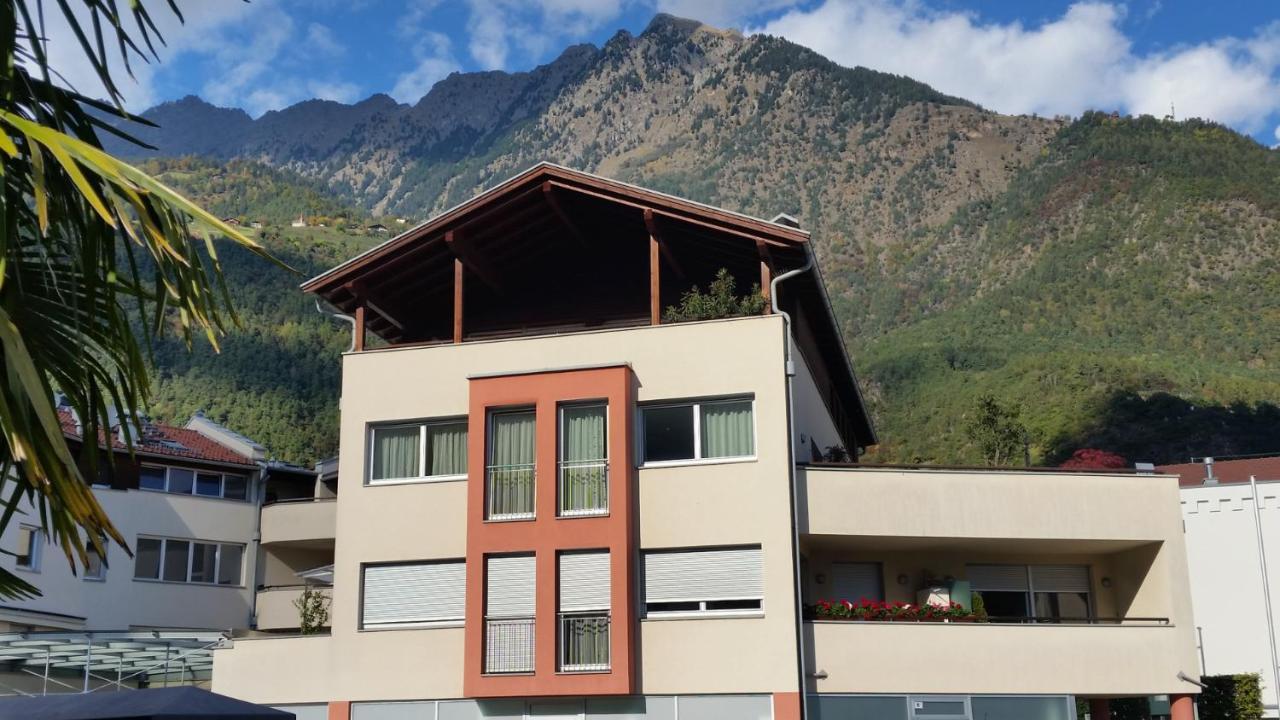Ferienwohnung Mit Garage, Fahrradraum Und Sehr Grosser Sonnenverwoehnten Terrasse Lagundo Εξωτερικό φωτογραφία